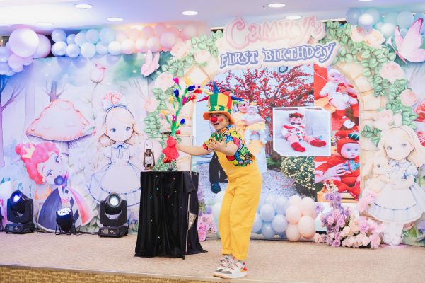 thuê chú hề vĩnh ninh huế